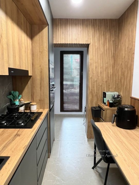 Продажа 6-комнатной квартиры в Батуми
